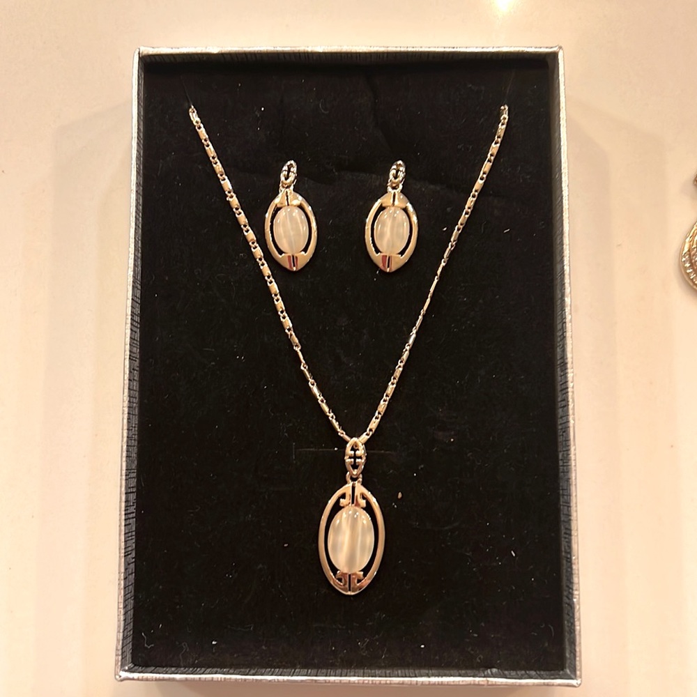 Necklace and earrings set🛍️